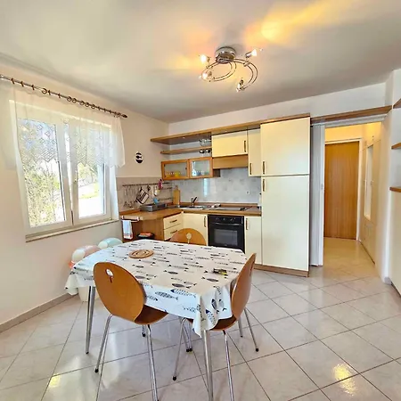 Apartment In 15493 *